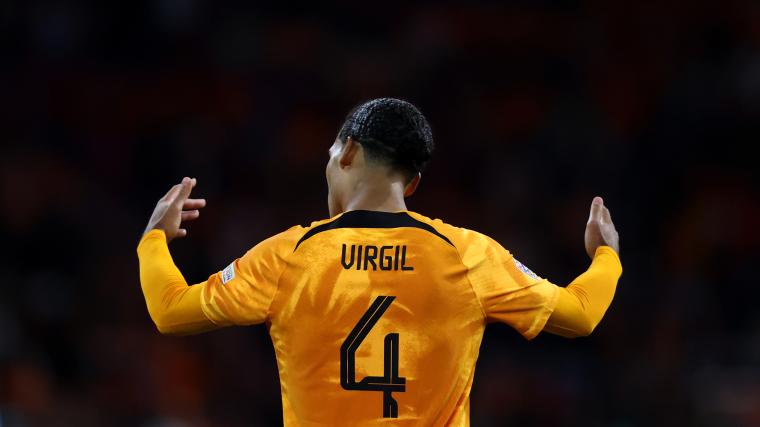 Tại sao Virgil van Dijk chỉ in 'Virgil' mà không sử dụng phần họ trên áo  thi đấu?