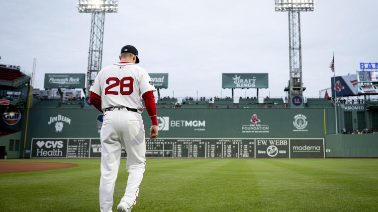 New Red Sox 1B leaves with injury in his debut image